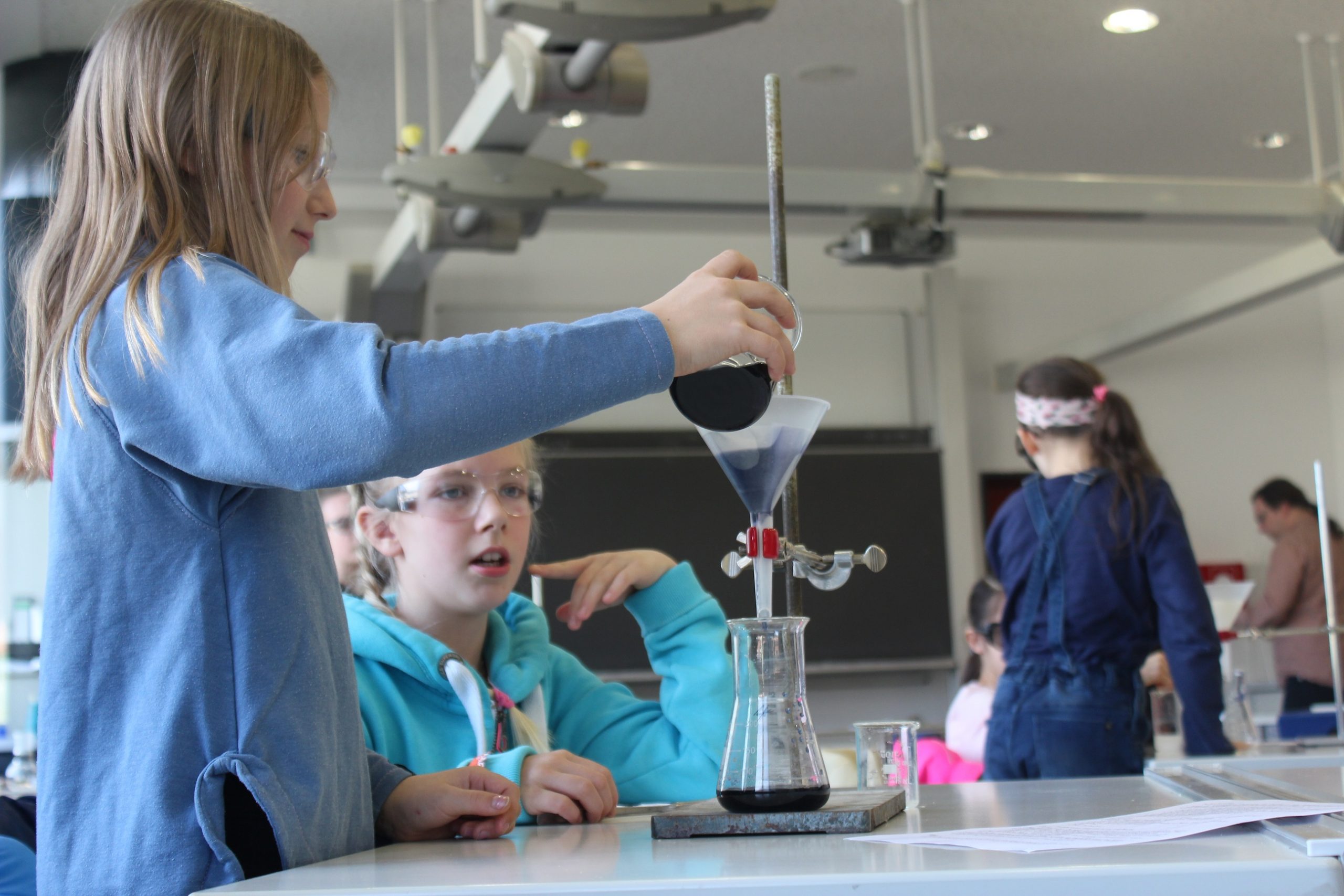 Science Days – Experimentierkurse für Kinder
